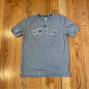 EUC Boy's Adidas NY Yankees Short Sleeve Top- Gray, Size XL/16